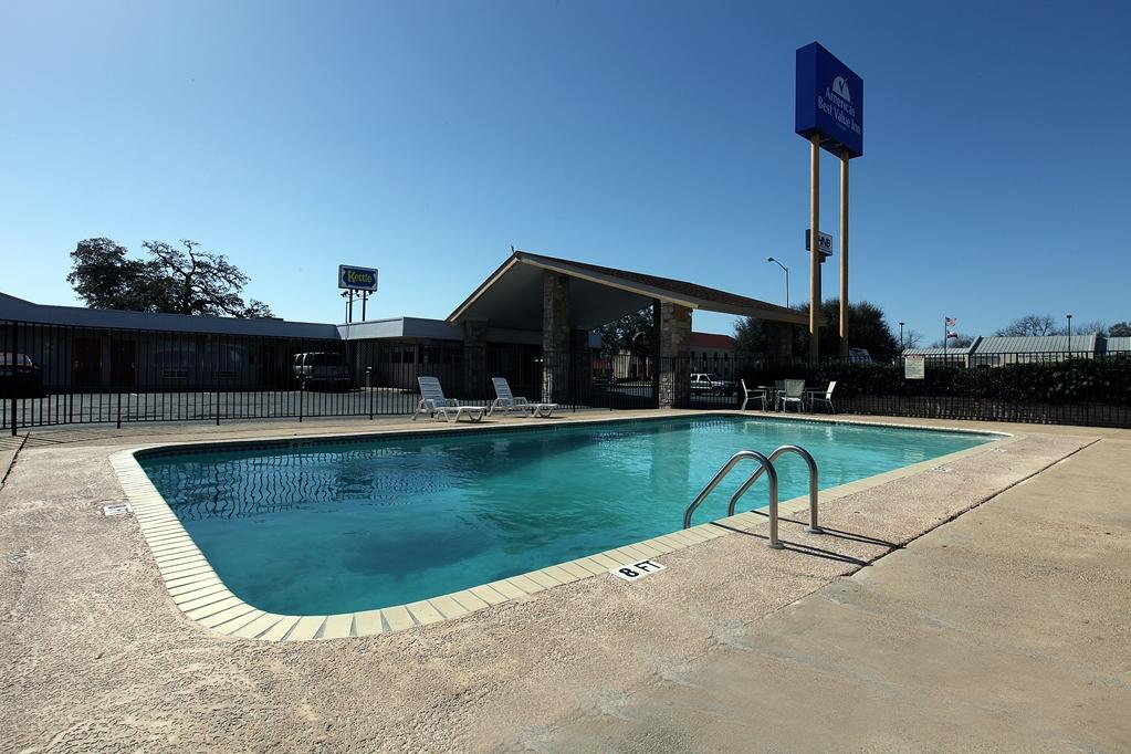 Americas Best Value Inn Uvalde Dış mekan fotoğraf