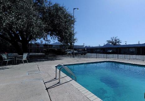 Americas Best Value Inn Uvalde Dış mekan fotoğraf