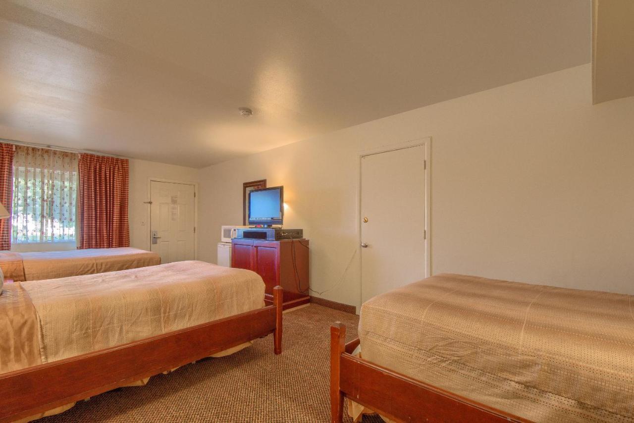 Americas Best Value Inn Uvalde Dış mekan fotoğraf